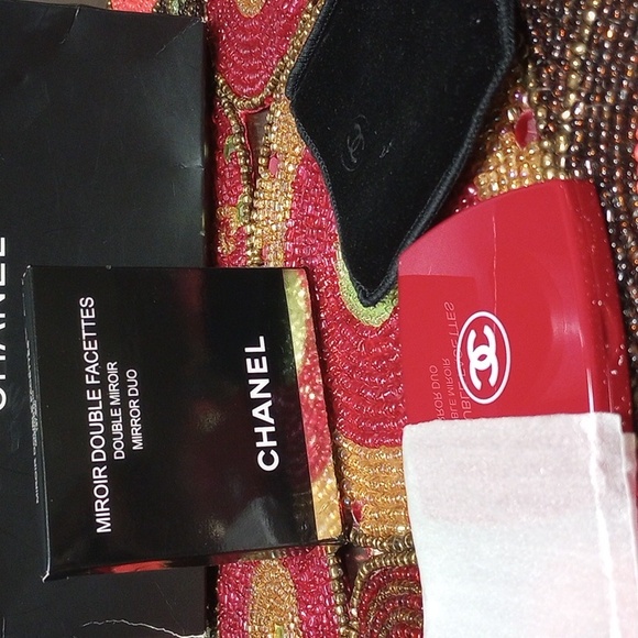 Chanel Compact Mirror Red - Picture 8 of 14